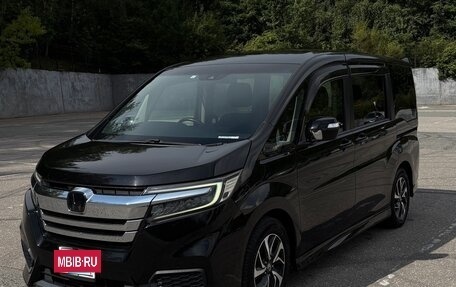 Honda Stepwgn IV, 2017 год, 2 100 000 рублей, 3 фотография