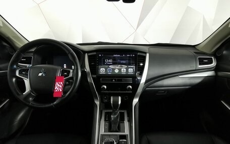 Mitsubishi Pajero Sport III рестайлинг, 2020 год, 3 325 000 рублей, 10 фотография