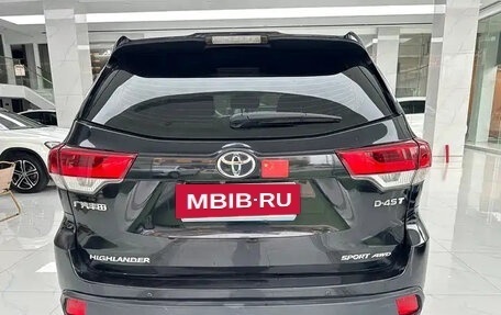 Toyota Highlander III, 2021 год, 2 950 000 рублей, 6 фотография