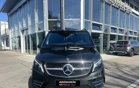 Mercedes-Benz V-Класс, 2022 год, 5 840 000 рублей, 4 фотография