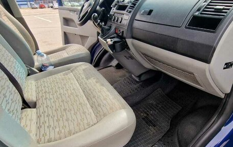 Volkswagen Caravelle T5, 2010 год, 1 420 000 рублей, 17 фотография