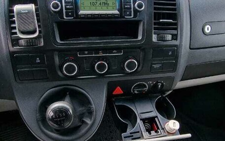 Volkswagen Caravelle T5, 2010 год, 1 420 000 рублей, 20 фотография