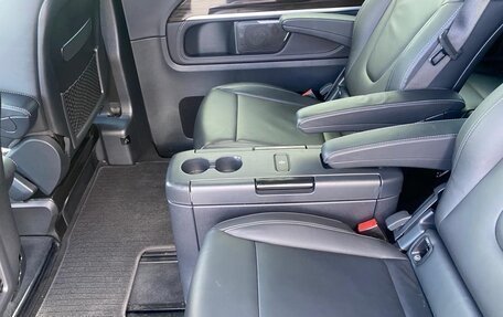 Mercedes-Benz V-Класс, 2016 год, 6 500 000 рублей, 4 фотография
