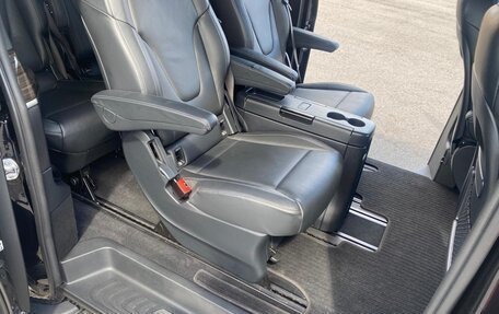 Mercedes-Benz V-Класс, 2016 год, 6 500 000 рублей, 3 фотография
