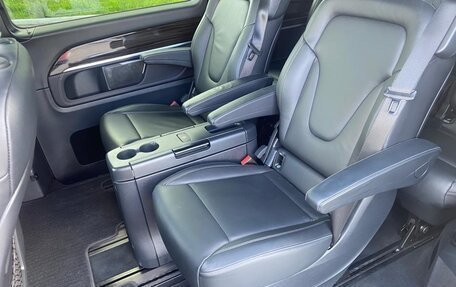 Mercedes-Benz V-Класс, 2016 год, 6 500 000 рублей, 8 фотография