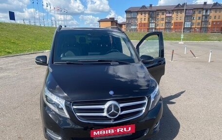 Mercedes-Benz V-Класс, 2016 год, 6 500 000 рублей, 5 фотография