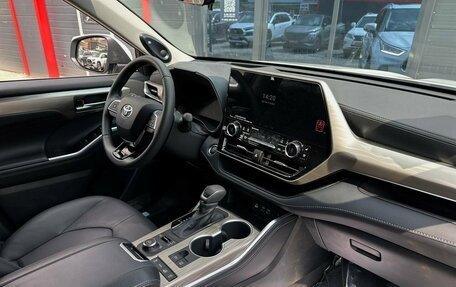 Toyota Highlander, 2025 год, 4 990 000 рублей, 38 фотография