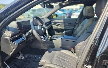 BMW 5 серия, 2025 год, 9 320 000 рублей, 16 фотография