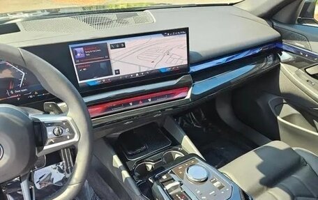 BMW 5 серия, 2025 год, 9 320 000 рублей, 21 фотография