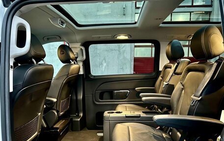 Mercedes-Benz V-Класс, 2019 год, 6 455 000 рублей, 5 фотография