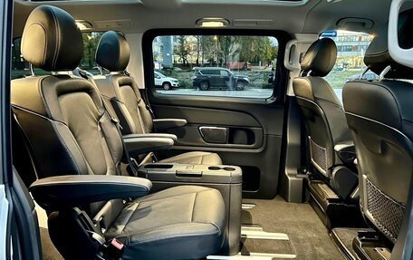 Mercedes-Benz V-Класс, 2019 год, 6 455 000 рублей, 2 фотография