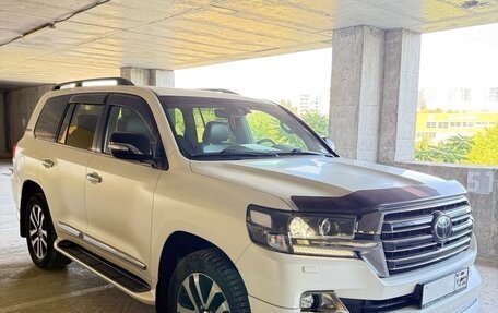 Toyota Land Cruiser 200, 2017 год, 7 000 000 рублей, 2 фотография