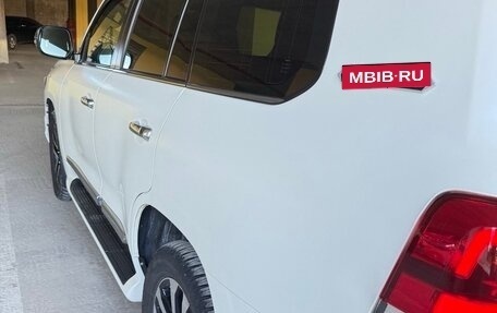 Toyota Land Cruiser 200, 2017 год, 7 000 000 рублей, 4 фотография