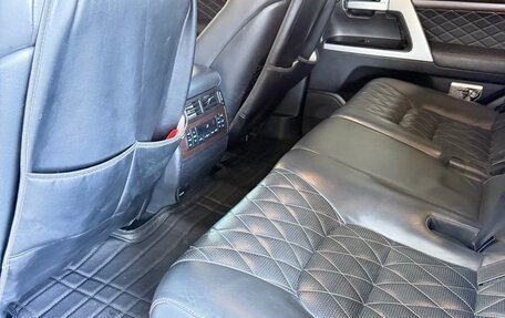 Toyota Land Cruiser 200, 2017 год, 7 000 000 рублей, 15 фотография
