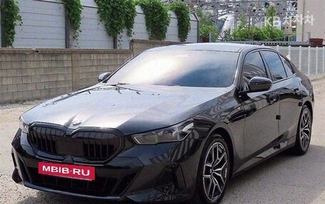 BMW 5 серия, 2024 год, 6 700 000 рублей, 2 фотография