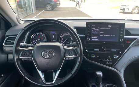 Toyota Camry, 2021 год, 3 150 000 рублей, 9 фотография