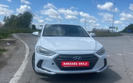 Hyundai Elantra VI рестайлинг, 2016 год, 1 100 000 рублей, 3 фотография