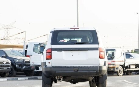 Toyota Land Cruiser Prado, 2025 год, 6 090 000 рублей, 8 фотография