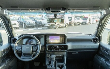 Toyota Land Cruiser Prado, 2025 год, 6 090 000 рублей, 11 фотография