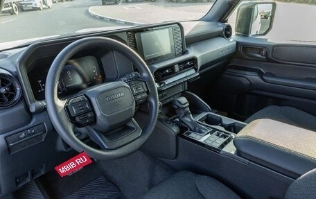 Toyota Land Cruiser Prado, 2025 год, 6 090 000 рублей, 16 фотография