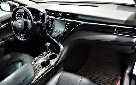 Toyota Camry, 2019 год, 1 929 800 рублей, 3 фотография