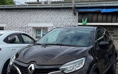 Renault Kaptur I рестайлинг, 2019 год, 895 000 рублей, 1 фотография
