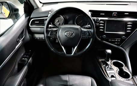 Toyota Camry, 2019 год, 1 929 800 рублей, 11 фотография