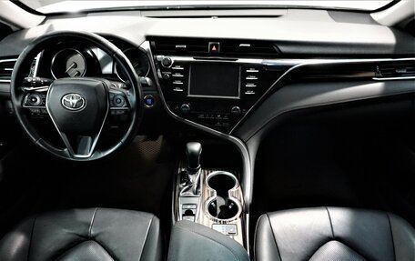 Toyota Camry, 2019 год, 1 929 800 рублей, 9 фотография