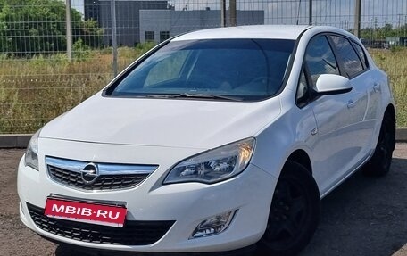 Opel Astra J, 2012 год, 670 000 рублей, 1 фотография