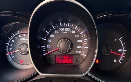 KIA Rio III рестайлинг, 2013 год, 900 000 рублей, 4 фотография