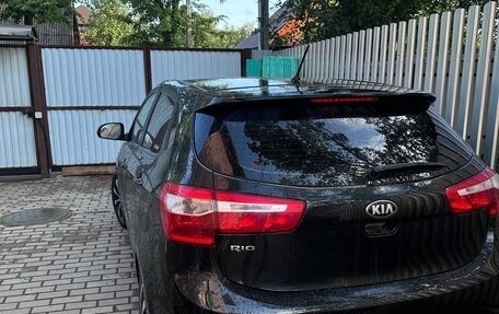 KIA Rio III рестайлинг, 2013 год, 900 000 рублей, 2 фотография