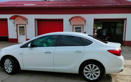 Opel Astra J, 2013 год, 900 000 рублей, 4 фотография