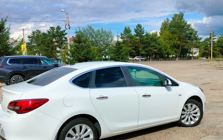 Opel Astra J, 2013 год, 900 000 рублей, 5 фотография