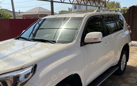 Toyota Land Cruiser Prado 150 рестайлинг 2, 2013 год, 4 000 000 рублей, 2 фотография