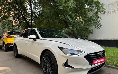Hyundai Sonata VIII, 2021 год, 3 250 000 рублей, 2 фотография