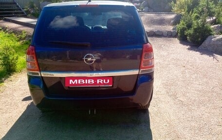 Opel Zafira B, 2011 год, 650 000 рублей, 3 фотография