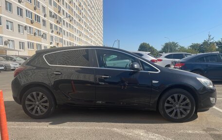 Opel Astra J, 2010 год, 625 000 рублей, 2 фотография
