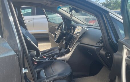 Opel Astra J, 2010 год, 625 000 рублей, 11 фотография