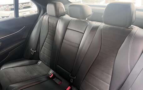 Mercedes-Benz E-Класс, 2018 год, 3 395 000 рублей, 9 фотография