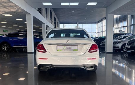 Mercedes-Benz E-Класс, 2018 год, 3 395 000 рублей, 4 фотография