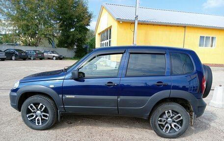 Chevrolet Niva I рестайлинг, 2016 год, 780 000 рублей, 3 фотография