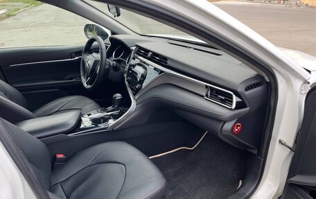 Toyota Camry, 2018 год, 2 330 000 рублей, 9 фотография