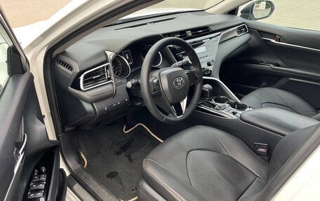Toyota Camry, 2018 год, 2 330 000 рублей, 15 фотография
