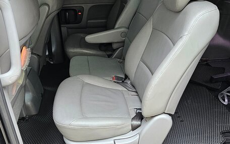 Hyundai H-1 II рестайлинг, 2017 год, 2 200 000 рублей, 4 фотография