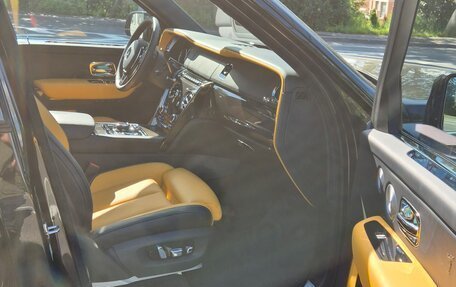 Rolls-Royce Cullinan, 2022 год, 50 000 000 рублей, 8 фотография