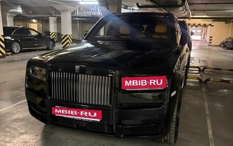 Rolls-Royce Cullinan, 2022 год, 50 000 000 рублей, 23 фотография