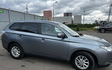 Mitsubishi Outlander III рестайлинг 3, 2013 год, 1 350 000 рублей, 2 фотография