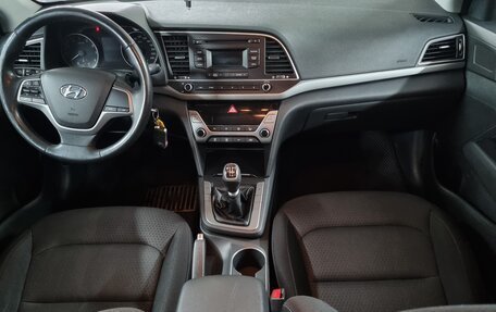 Hyundai Elantra VI рестайлинг, 2016 год, 1 150 000 рублей, 11 фотография
