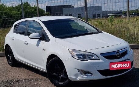 Opel Astra J, 2012 год, 670 000 рублей, 3 фотография