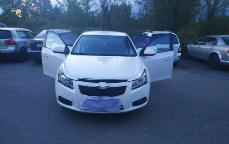 Chevrolet Cruze II, 2010 год, 850 000 рублей, 9 фотография